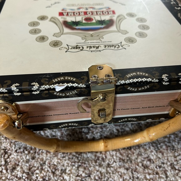 Vacation-Themed Beaded Cigar Box Purse - Picture 3 of 4